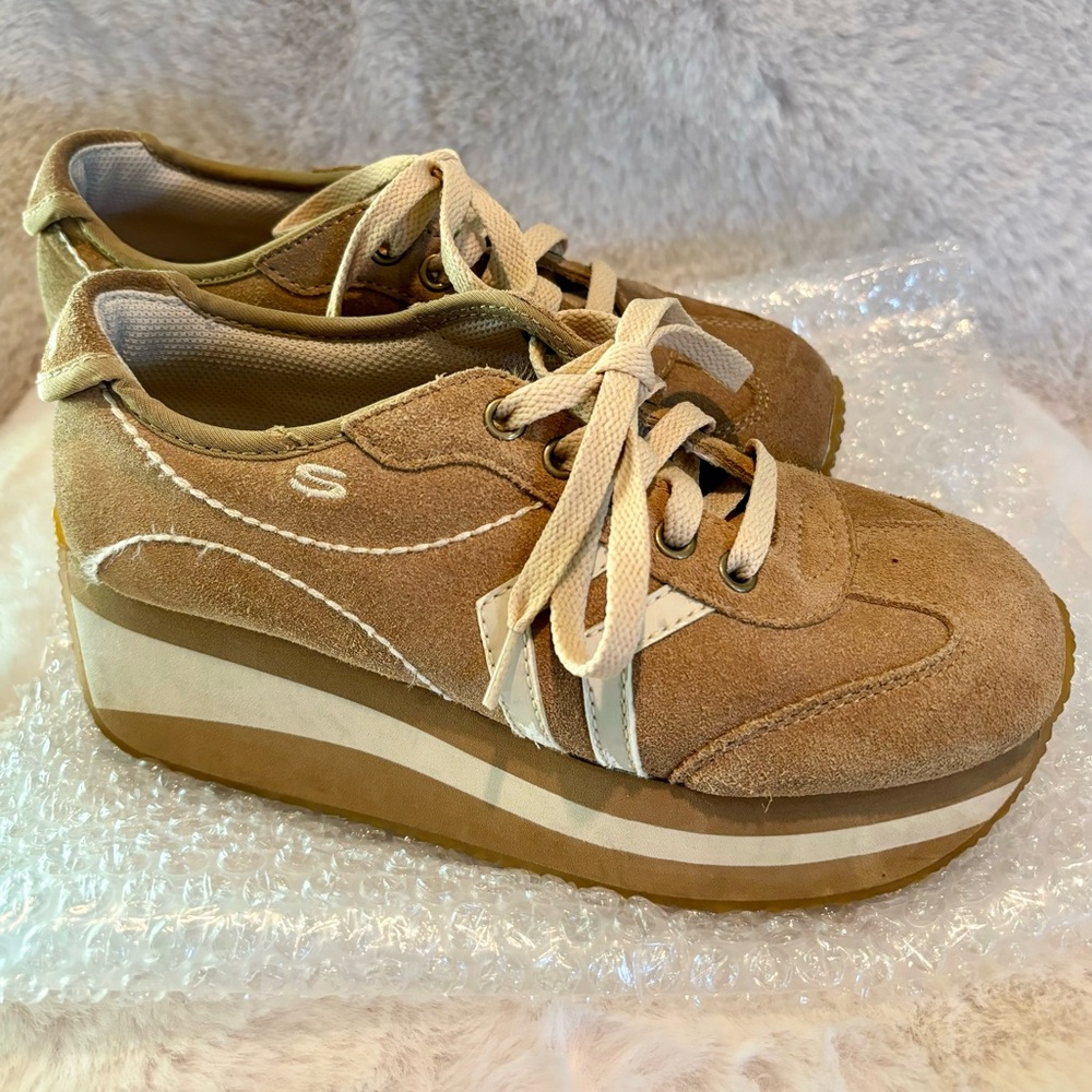 Sketchers Sneakers